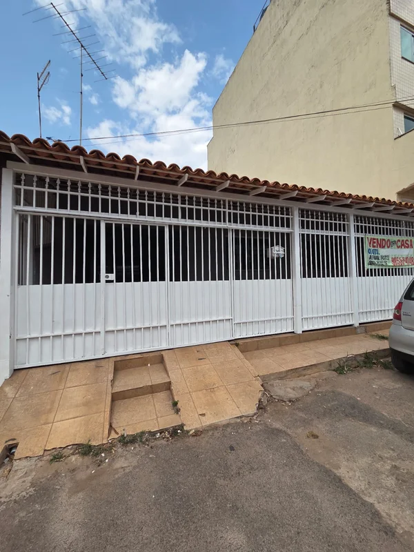 QNP 16 CONJUNTO D3 QUARTOS SENDO 01 SUITEDESOCUPADAEXCELENTE LOCALIZAÇÃOACEITA F...