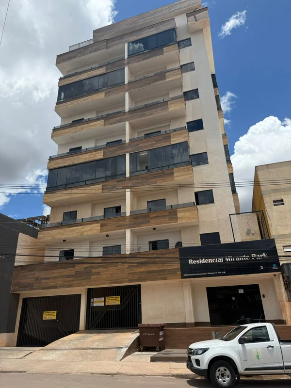 Apresente-se a um apartamento acolhedor no coração de Vicente Pires, localizado ...