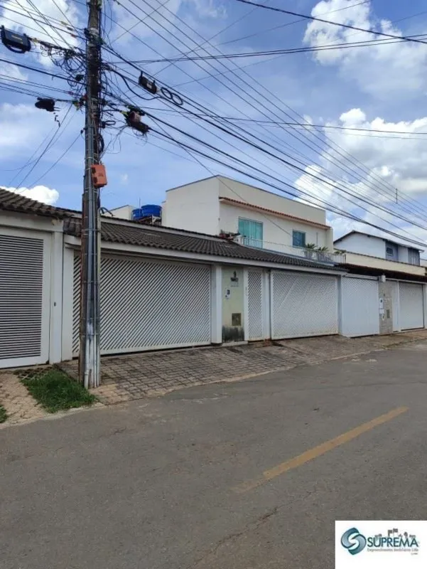 Suprema Construções e Emp. Imobiliários Ltda, Creci/DF 9060, apresenta:QE 32 cas...