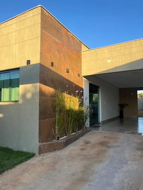 Casa ponte alta norte Condomínio fechado DF475 Casa composta por 3 quartos Banhe...