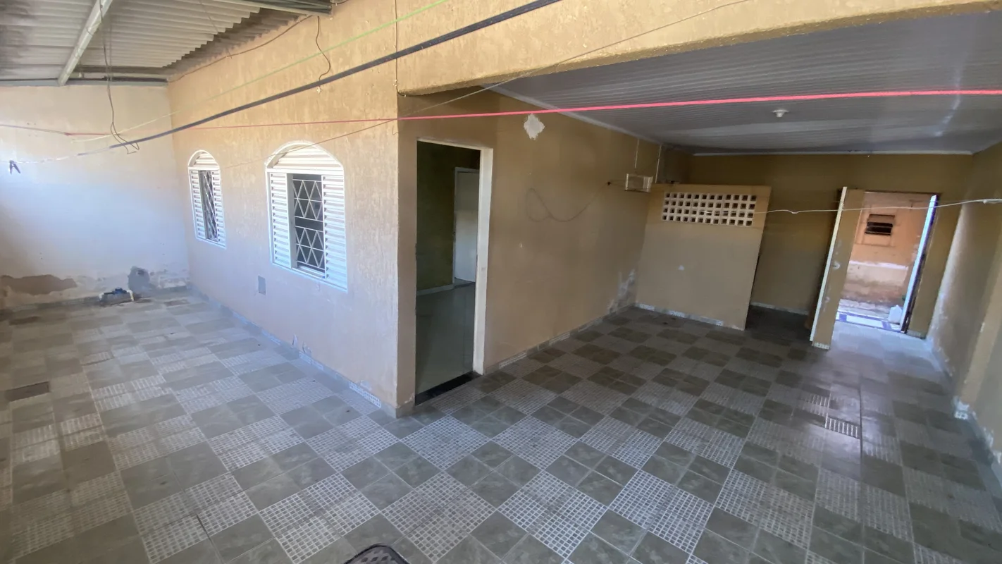 Descubra uma casa confortável e bem localizada no coração de Ceilândia Sul, na Q...