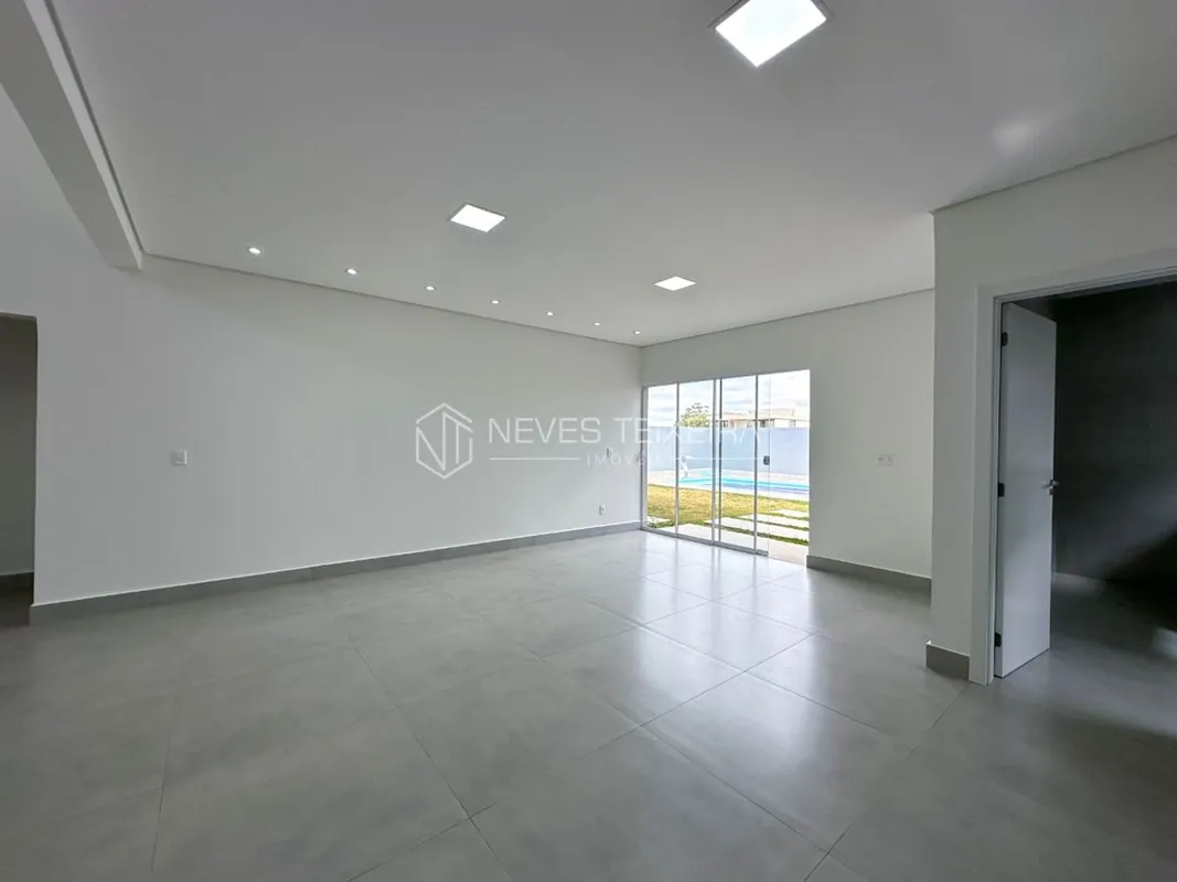NEVES TEIXEIRA IMÓVEIS ALUGA: Excepcional casa, alto padrão, nascente, com proje...
