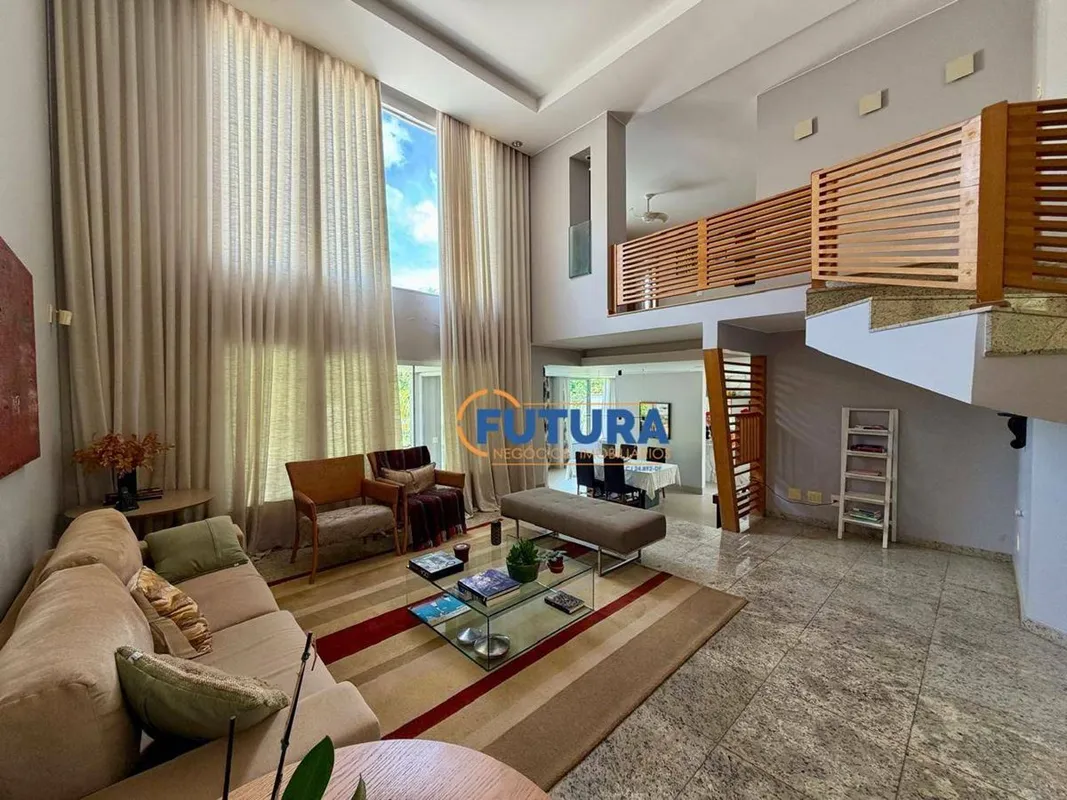 A FUTURA NEGÓCIOS IMOBILIÁRIOS apresenta para VENDA:Casa de alto padrão no Condo...