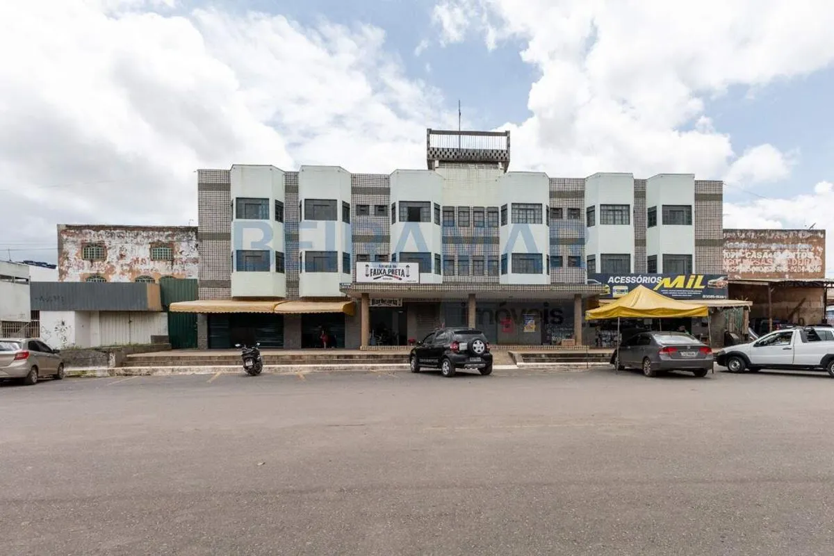 Prédio escriturado para investimento, apartamentos e lojas, renda ativa, escritu...