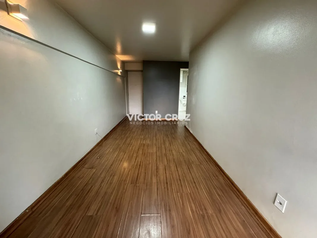 Victor Cruz Negócios Imobiliários LTDA aluga:CRS 502, Asa Sul41,45m21 quarto com...