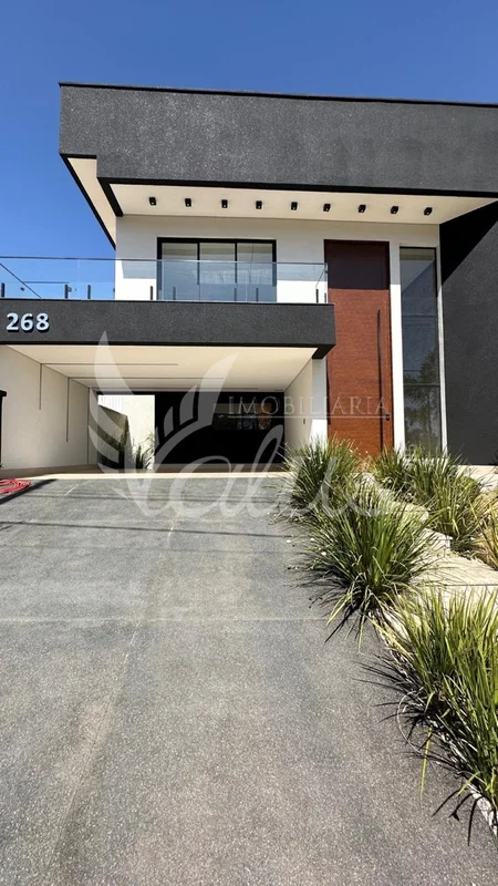 Vendo casa sobrado no Condomínio Jardins Barcelona.- 300 m² de terreno - 185 m² ...