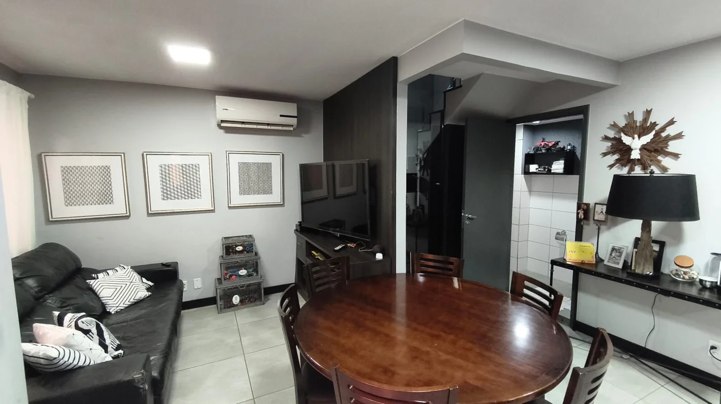 Excelente casa na QC 13 do Jardim MangueirialCasa reformada com 3 quartos, sendo...