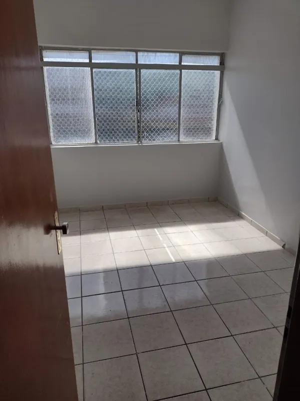 EXCELENTE APARTAMENTO COM 04 QUARTOS, DISPONIVELPARA ALUGUEL RESINDECIAL OU SALA...