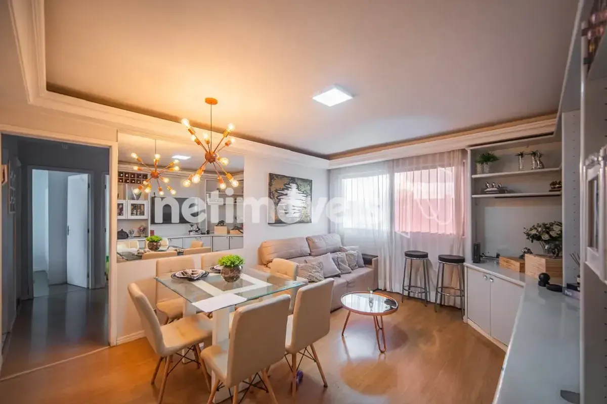 Apartamento Reformado de 02 Quartos à Venda na SHCES 301 Localização:Situado em ...