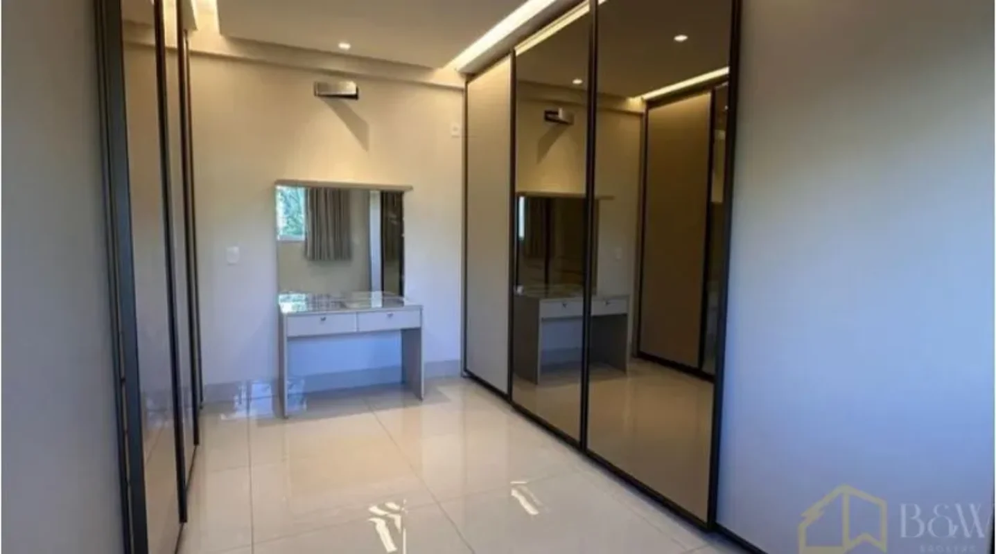 ALUGO CASA MODERNA DE ALTOPADRÃO - PRONTA PARA MORARLote: 450 mÁrea construída: ...