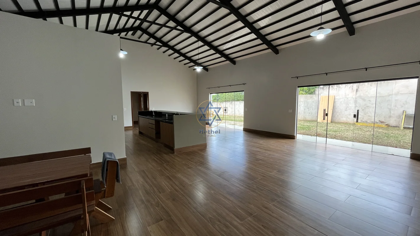 Casa Térrea Alto Padrão Recém-Reformada | 3 Quartos (2 Suítes) | Condomínio São ...