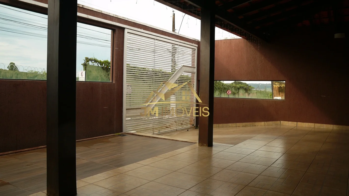 Casa Reformada à Venda em Condomínio RegularizadoTerreno com 257m² e 250m² de ár...