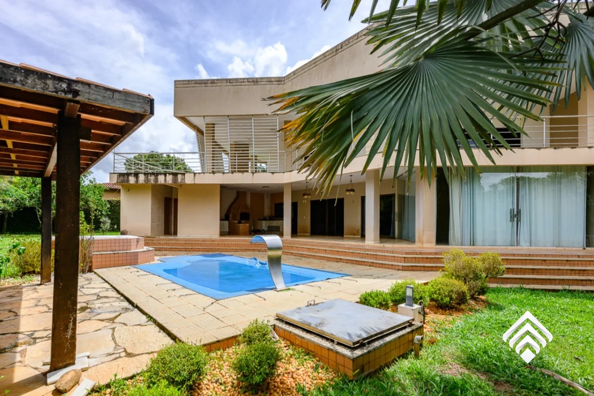 SANTIAGO IMOBILIÁRIA VENDE EXCELENTE CASA NA SMPW 17 PARK WAYCasa com dois pavim...