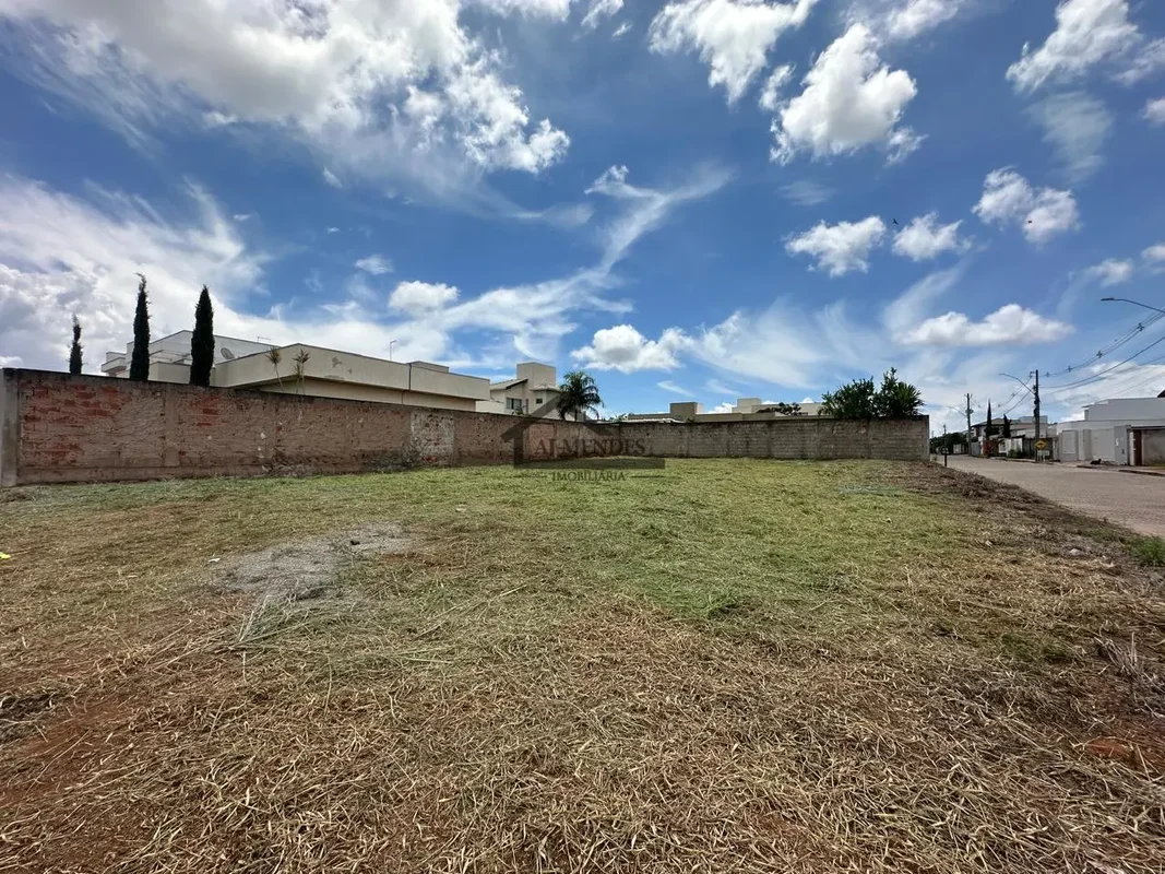 AJ MENDES IMOBILIÁRIA VENDE EXCELENTE LOTE NO CONDOMÍNIO ALTO DA BOA VISTA - SOB...