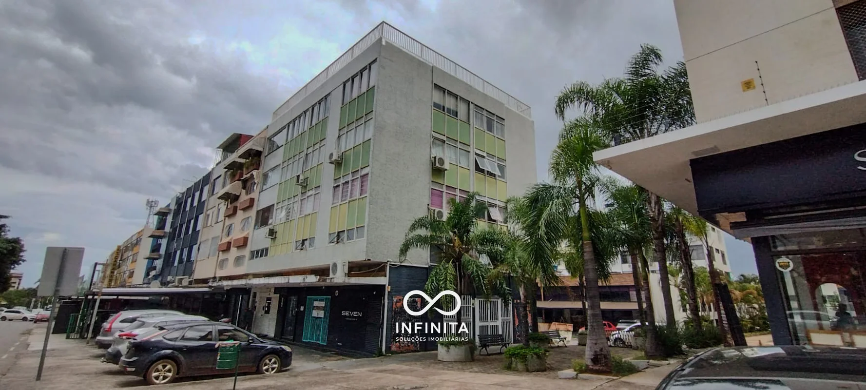 Local com grande circulação de pessoas e veículos, próximo a W3 Norte e aos Colé...
