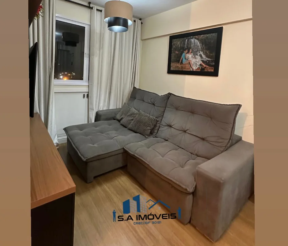 Descubra este encantador apartamento de 2 quartos, incluindo uma suíte, localiza...