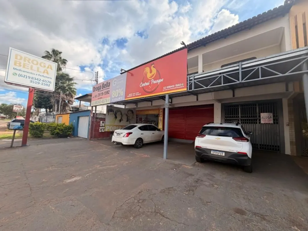 Apartamento sobreloja com 03 quartos sendo 1 suíte, 2 salas, banheiro social, va...