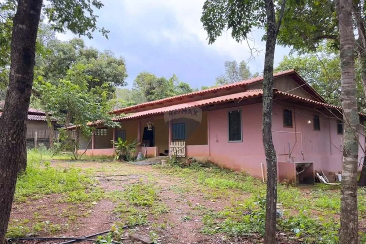 Localizada a apenas 12 minutos do Centro Histórico de Pirenópolis, esta chácara ...