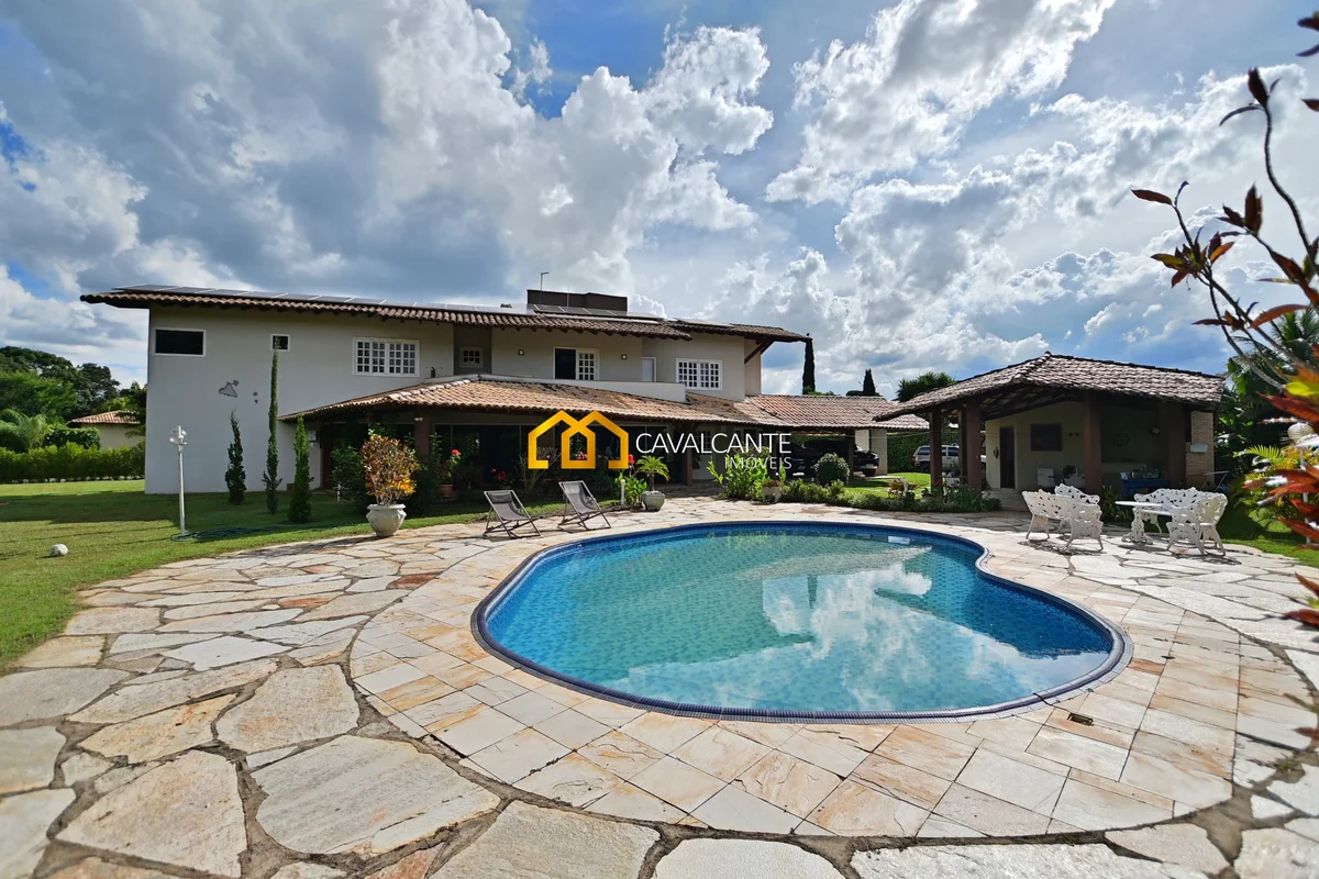 Descubra o conforto de morar no SMPW Quadra 15, no prestigioso bairro Park Way, ...