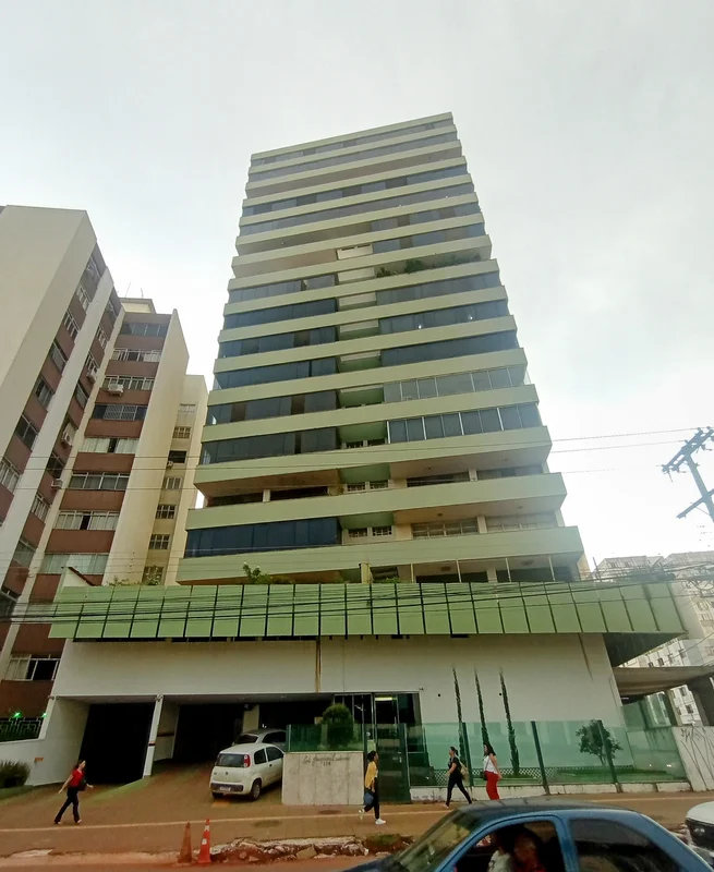 VENDO EXCELENTE APARTAMENTO 3 quartos amplos, sendo 1 suíte, reformado, excelent...