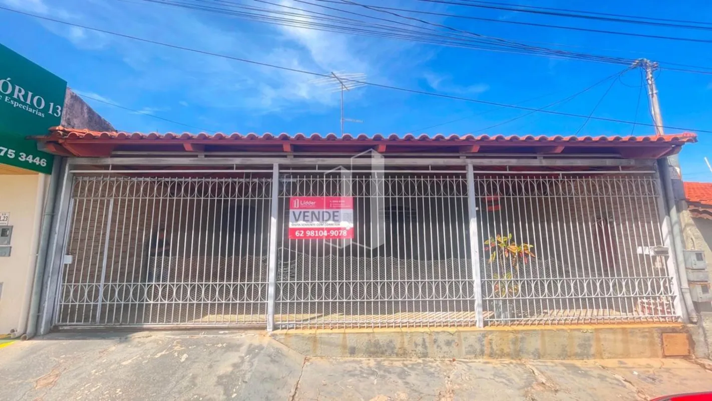 Casa com 239 m² de área construída em terreno de 250 m² no Conjunto Riviera, pos...