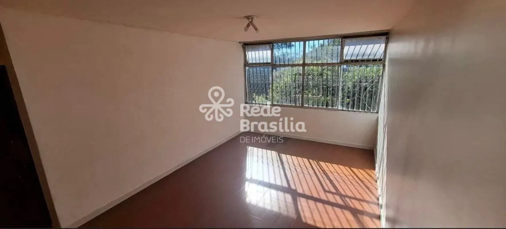 Apartamento na asa norte SQN 406.O apartamento é vazado e nascente, são3 quartos...