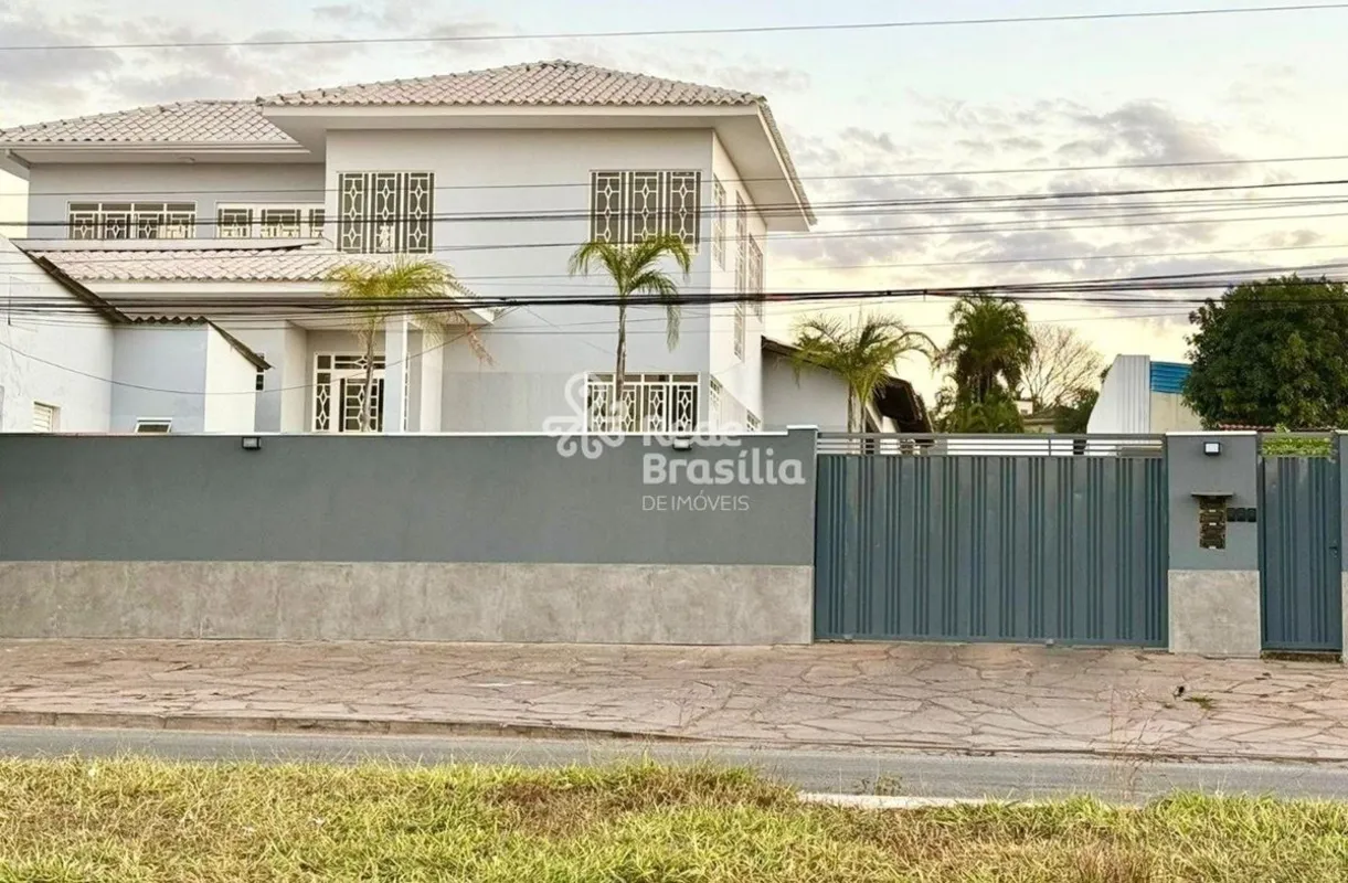 Casa Reformada em Terreno de 900 m2 Ideal para Area Comercial, Residencial ou Mi...