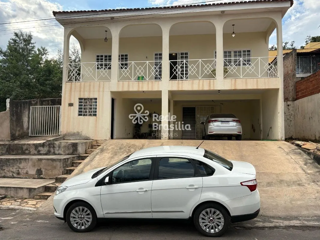 Casa ampla com 3 quartos, piscina e excelente área externa - Condomínio Vivendas...