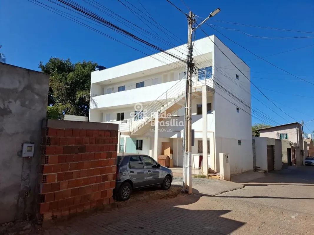 PRÉDIO COM 3 PAVIMENTOS E 9 APARTAMENTOS À VENDA!Em processo de regularização.Lo...