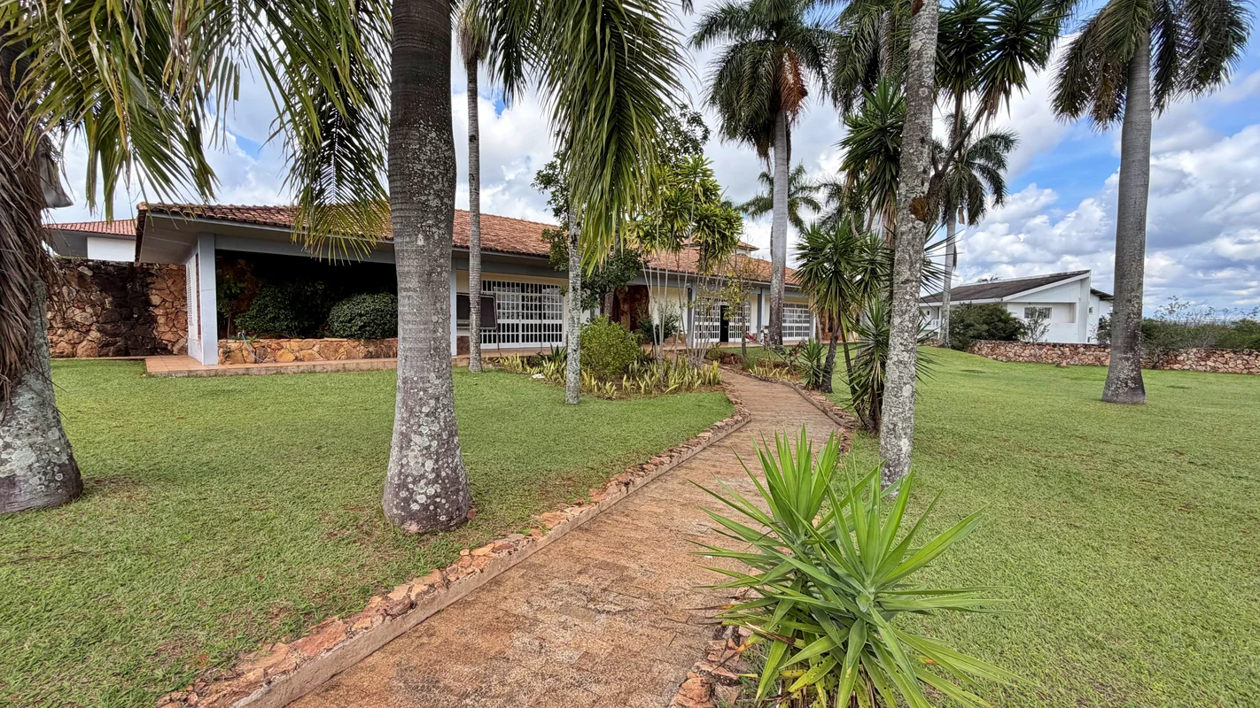 EXCLUSIVA CASA EM CONDOMÍNIO FECHADO PARK WAYOportunidade única no Park Way. Res...