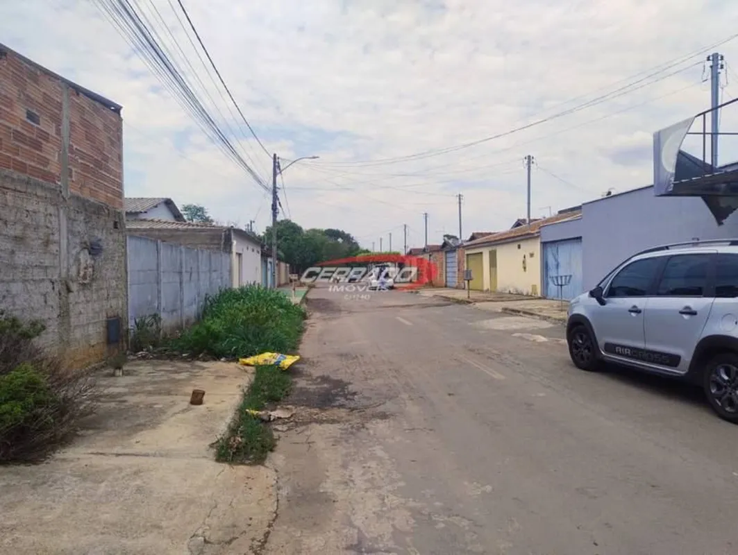 Lote com 250 m², ótima localização. Maiores informações: 9 9 6 2 0 - 7 0 0 7 (Re...