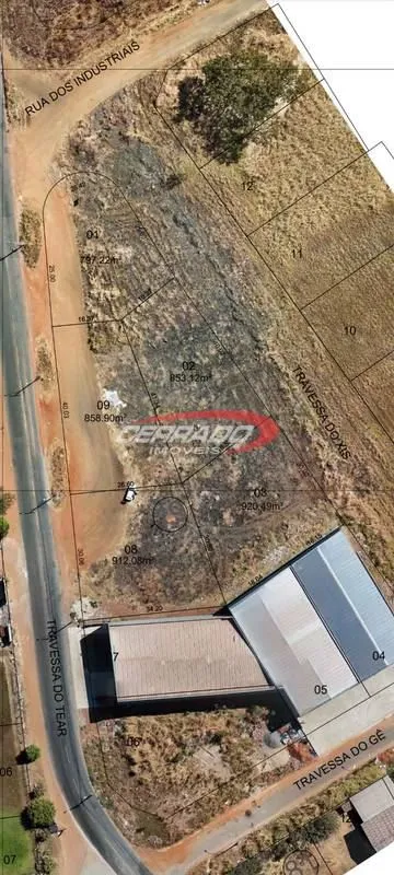 Área plana com 3 acessos, ótima localização. Maiores informações: 9 9 6 2 0 - 7 ...