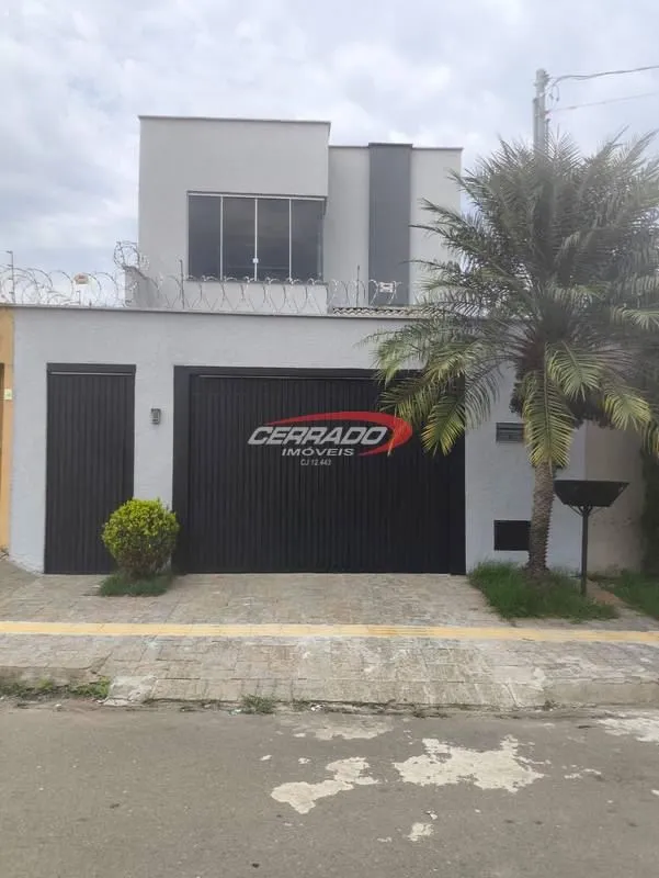 Sobrado com 3 suítes plenas , sendo 01 com closet , sacada , repleta em armários...