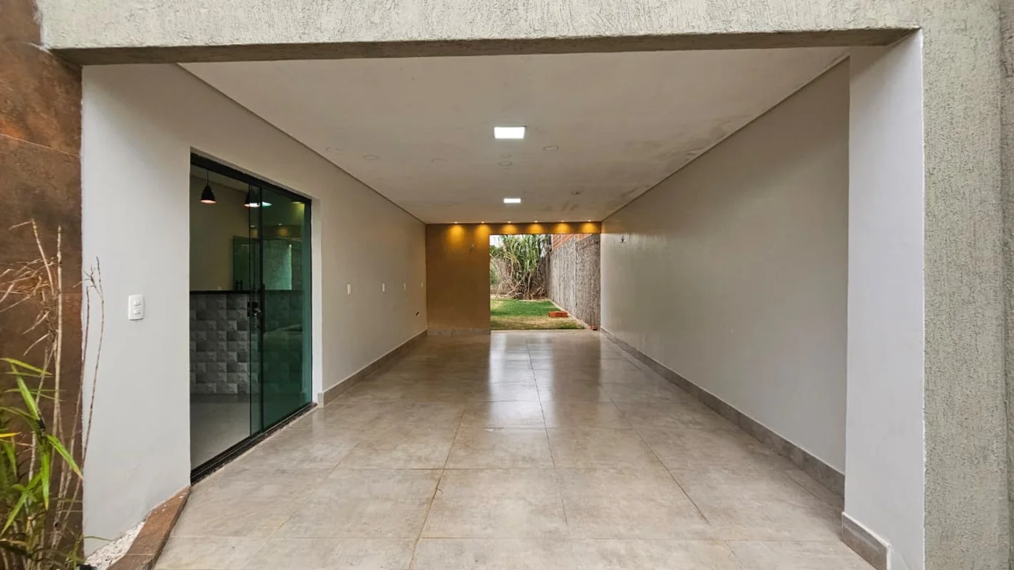 Excelente casa térrea 3 quartos; Em lote de 400m2Garagem coberta para 2 carros18...