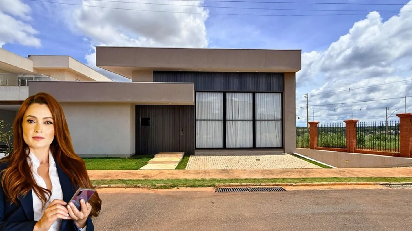 CASA MODERNA COM PÉ-DIREITO ALTO, ÁREA GOURMET INTEGRADA E PISCINA NO CONDOMÍNIO...