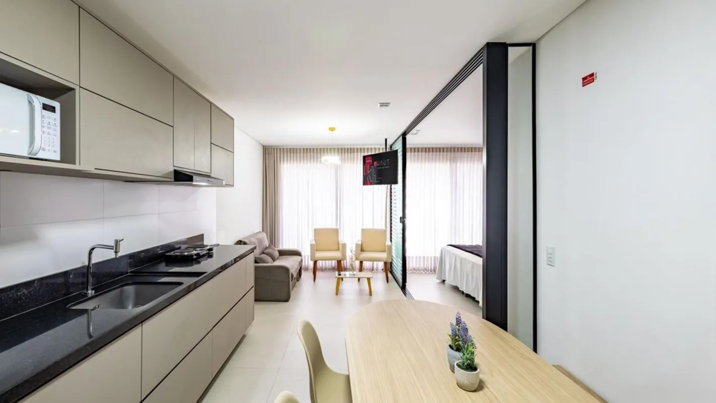 Este studio mobiliado no Gyro Vaca Brava está disponível para locação e oferece ...
