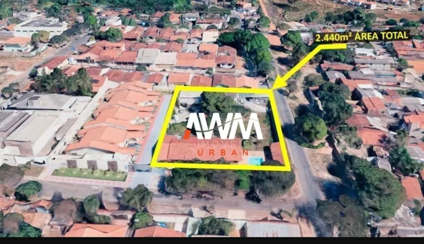 Casa ( 1 ) , 3 quartos sendo uma suíte master com hidro , rica em armários , sal...