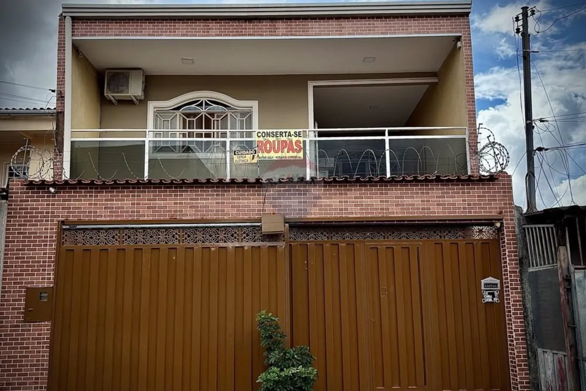 Excelente sobrado localizado na QS do Areal, com documentação 100% aprovada, ace...