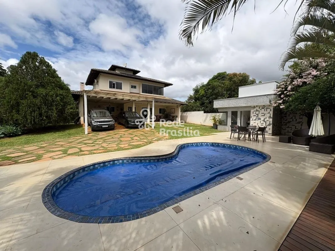 Casa à Venda no Condomínio Quintas do Sol ? Quadra 4Excelente casa com ambientes...