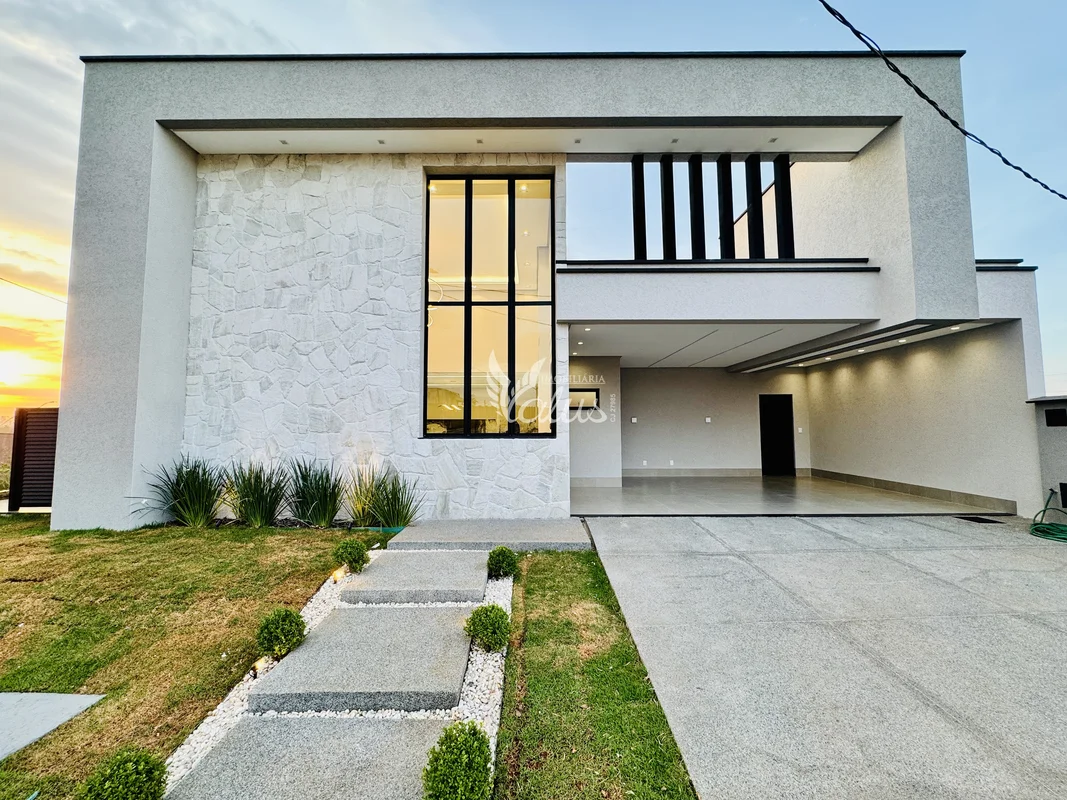 ??Casa Térrea Jardins Parma?? *200m2 de área construída**467m2 de terreno*4 Suít...