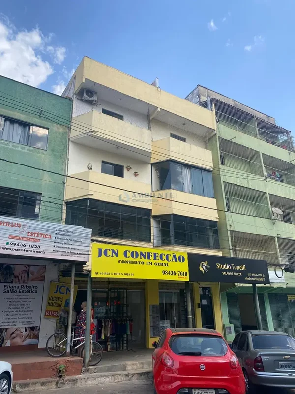 Descubra um apartamento acolhedor na Rua 5, QE, Guara II, Guara-DF, com excelent...