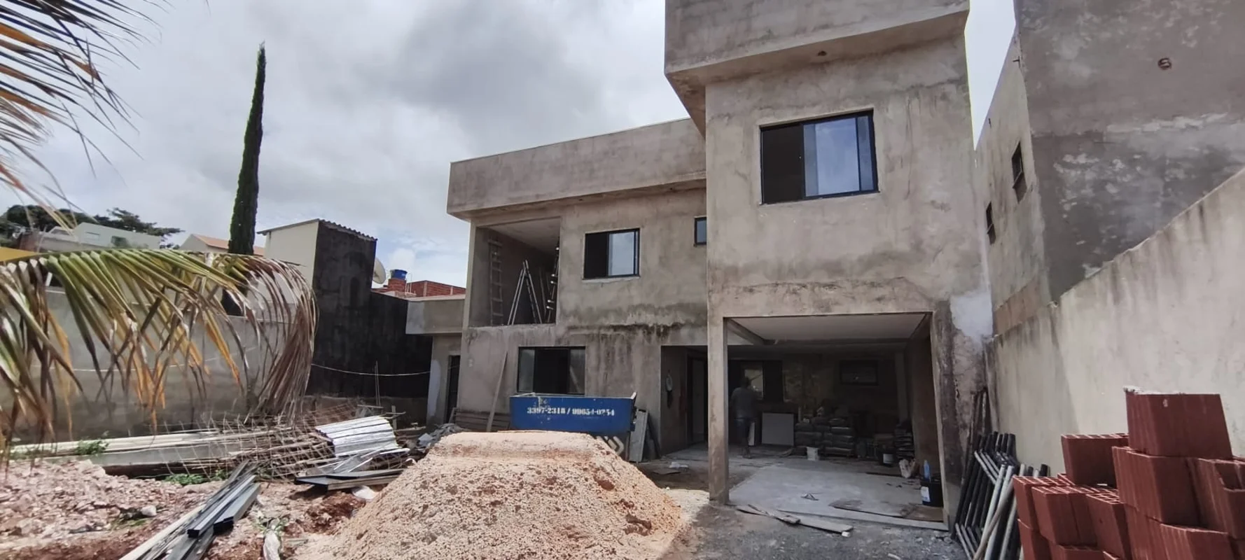 Casa Duplex Nova à Venda em Arniqueiras – 4 Suítes | Piscina | Lote 400m² | Fora...