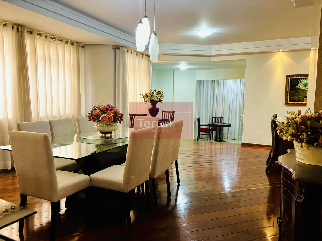 Apartamento no Setor Oeste. Quatro quartos, duas suítes, escritório, despensa, d...