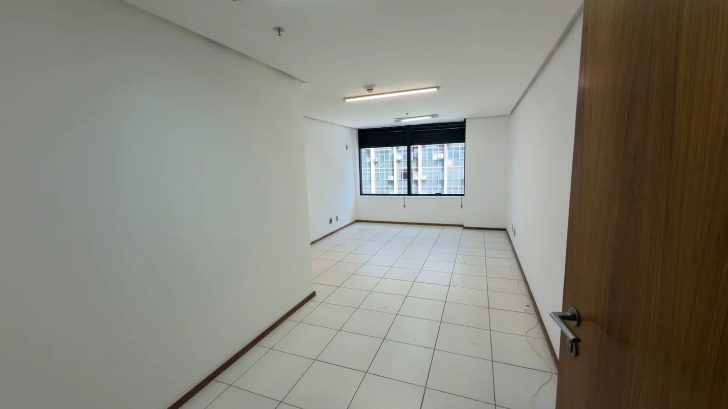 Sala a Venda ou Locação, no 9• Andar do Edifício OK Office Tower!Ed. OK Office T...