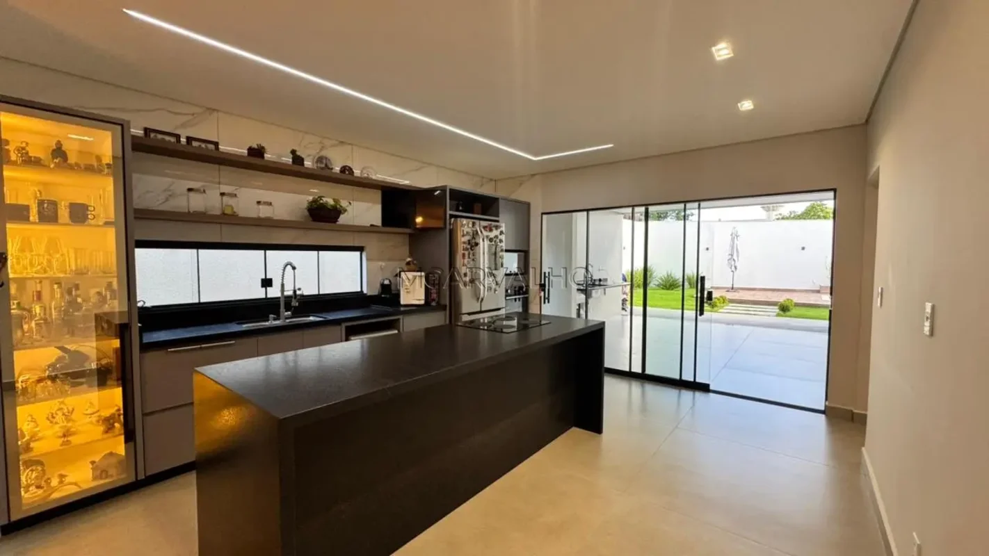 Uma casa pensada para quem valoriza espaço, sofisticação e funcionalidade. Ambie...