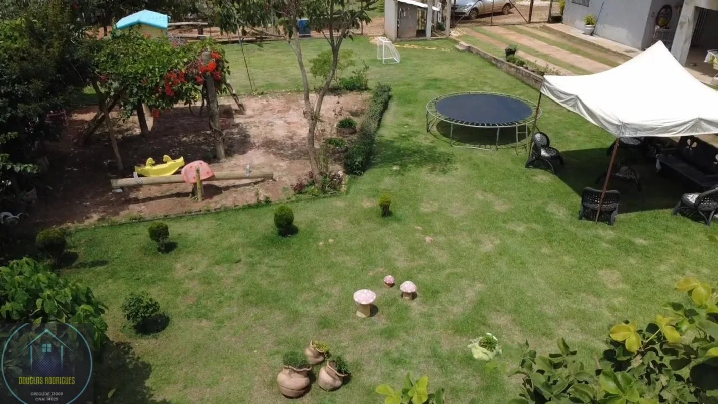 RUA 05/06 26 de setembro Com estrutura impecável e amplo terreno 780m² casa prin...