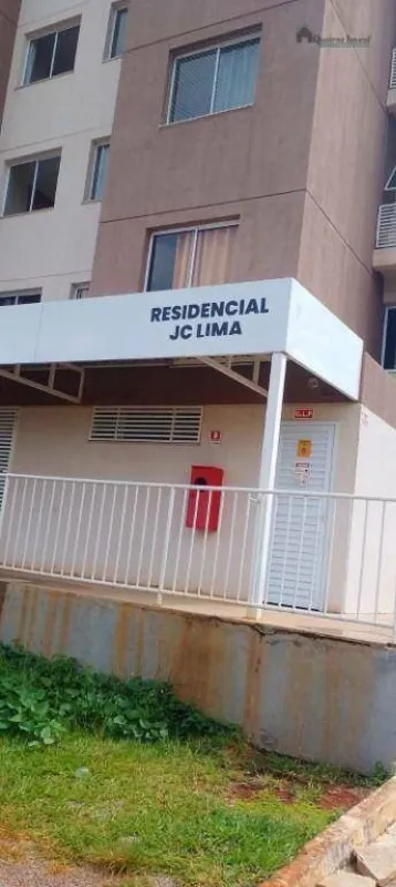 Descrição do imóvel:- 02 Quartos;- 53m² Área útil;- 1º Andar;- Sala;- Banheiro s...