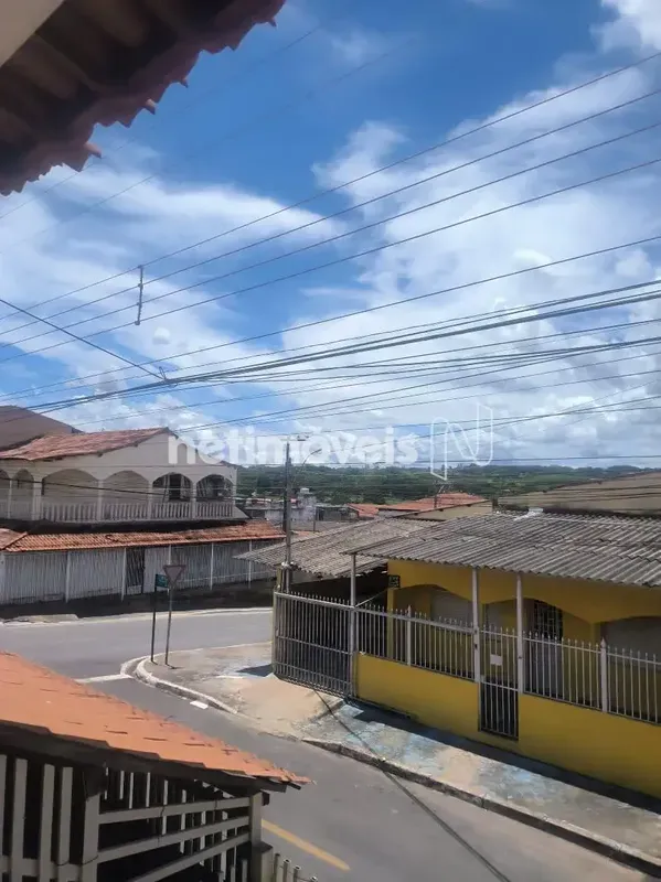 QR 04 CANDANGOLÂNDIA Excelente casa sobrado com 216 m² de área construída, local...