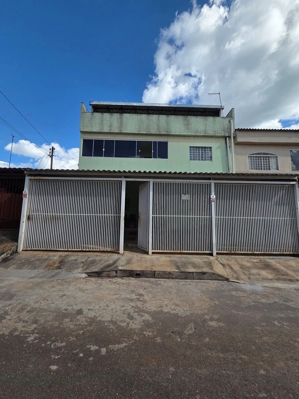 Sobrado de 3 Pavimentos | 7 Quartos | Recanto das Emas – Quadra 206Valor: R$ 699...