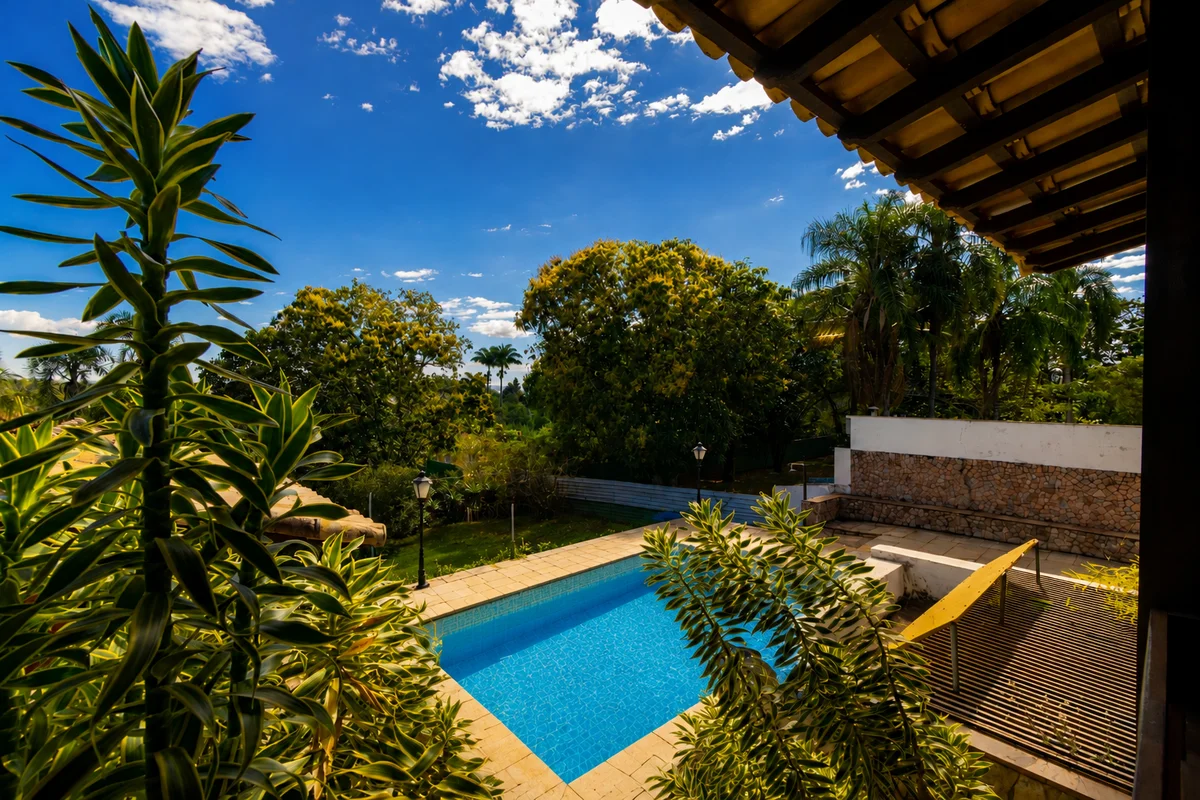 F&M Imobiliária vende com exclusividadeResidência única no Lago Sul – SHIS QI 17...